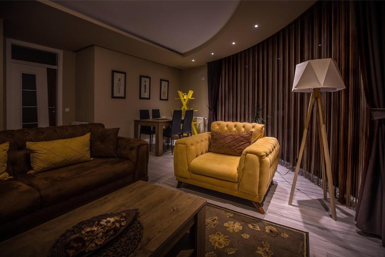 Bentley Apartments Пристина Екстериор снимка