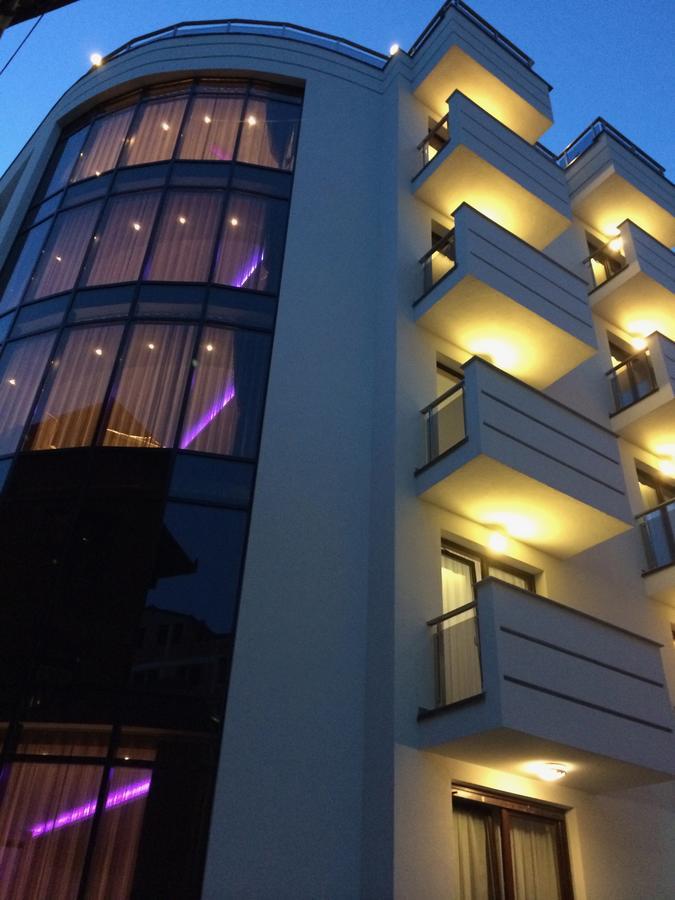 Bentley Apartments Пристина Екстериор снимка